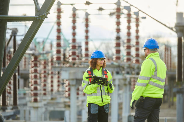 Best Best Electricians Near Me  in Ashwaubenon, WI