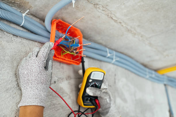 Best Electrical Outlet Repair  in Ashwaubenon, WI